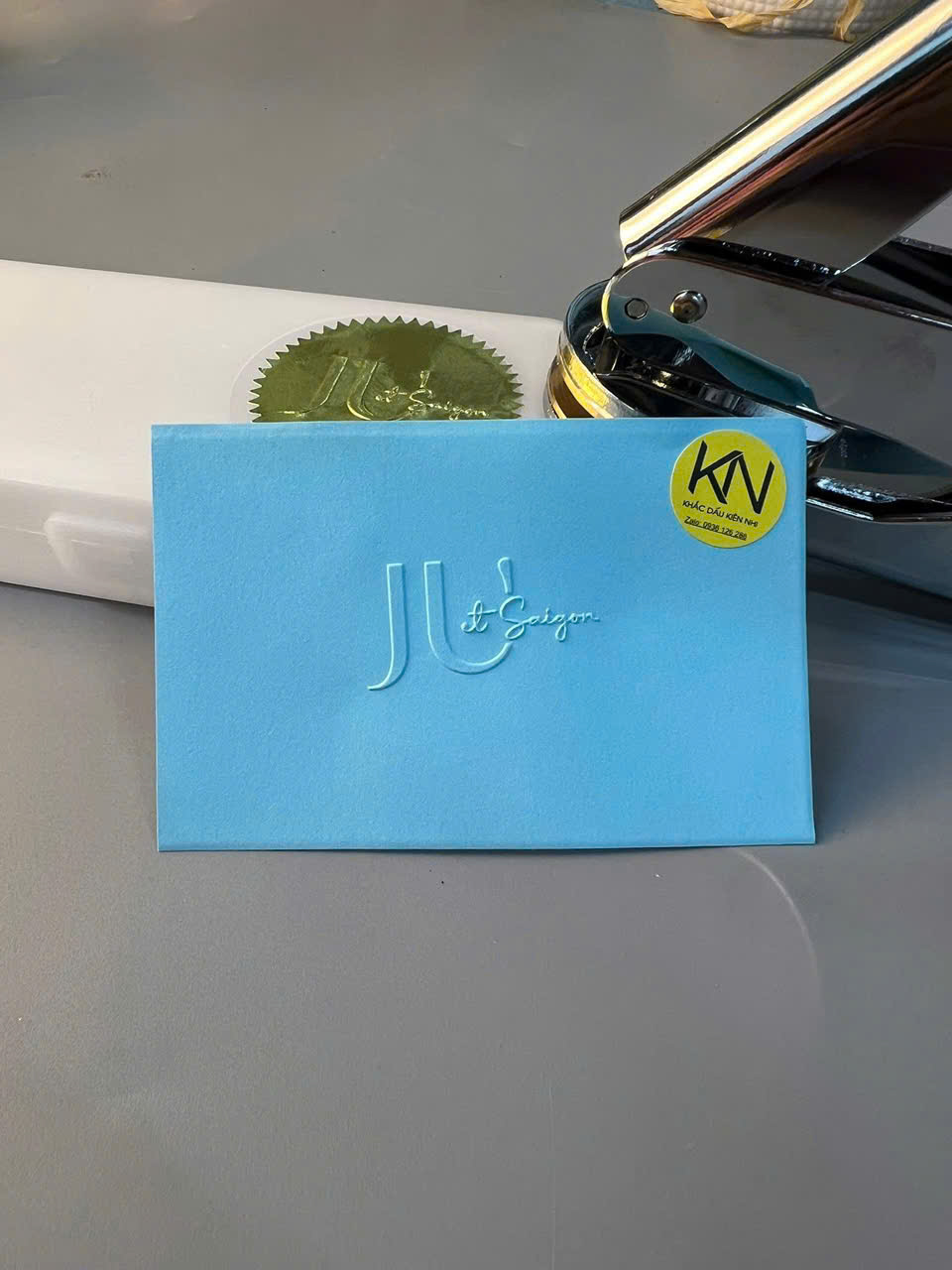 Dấu dập nổi cán kẹp cầm tay Dấu dập nổi cán kẹp cầm tay