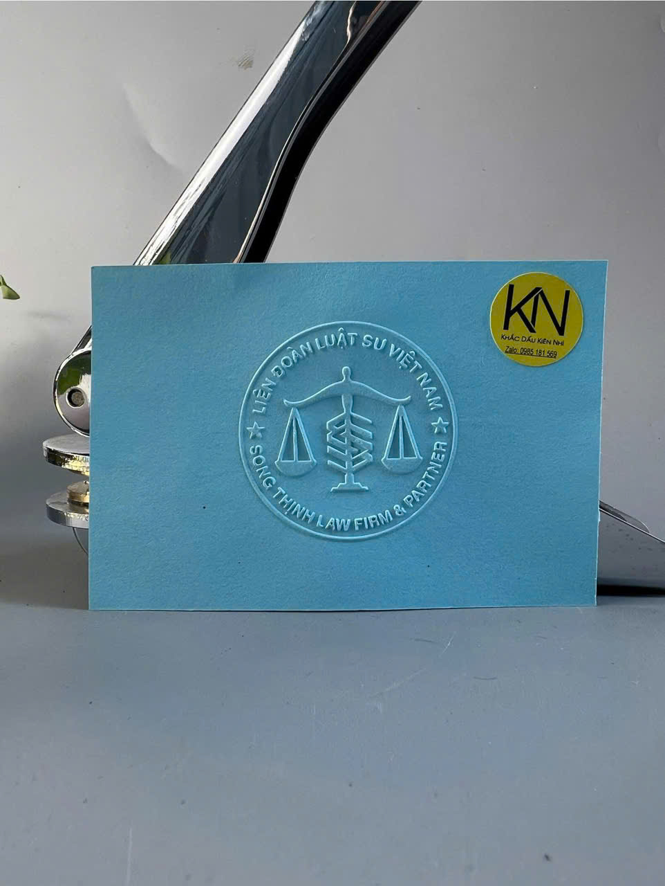 Dấu dập nổi cán kẹp cầm tay Dấu dập nổi cán kẹp cầm tay