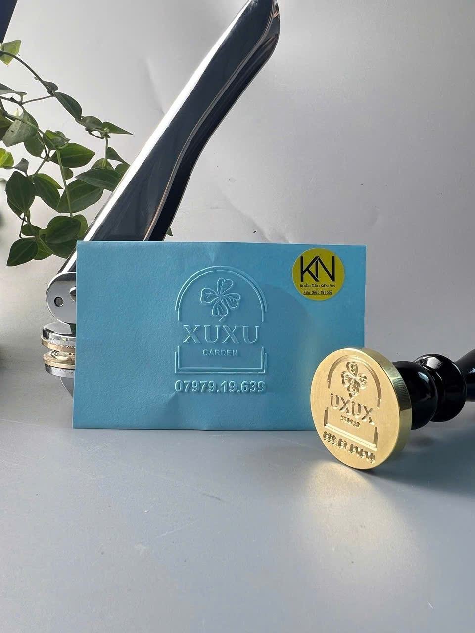 Dấu dập nổi cán kẹp cầm tay