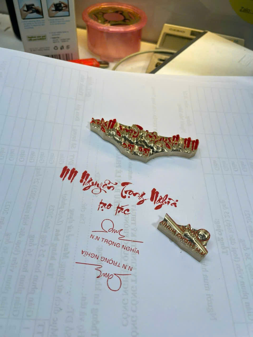 Dấu đồng in gốm sứ trước nung Dấu đồng in gốm sứ trước nung