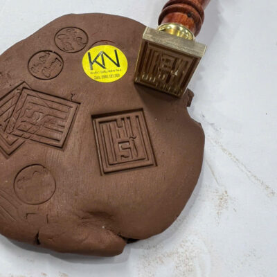 Dấu đồng in gốm sứ trước nung