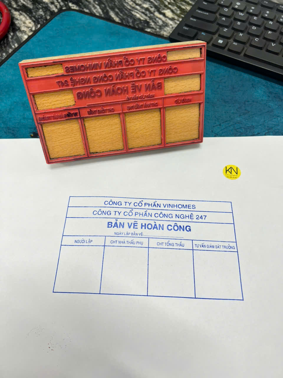 Dấu hoàn công chấm mực